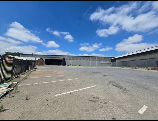 14,150M² FACTORY TO LET IN TUNNEY